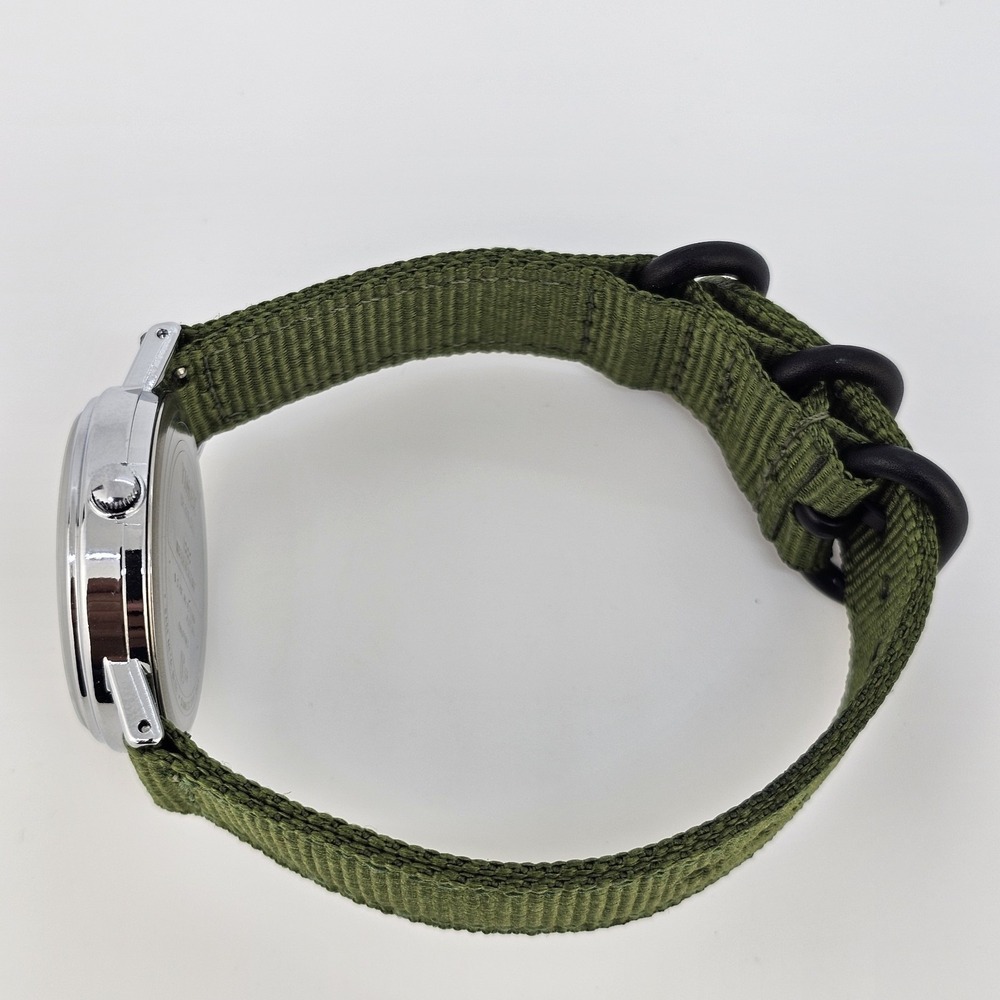 VTG Timex Men's Watch 34MM White Dial New Army Green Nylon Bands New Battery - Picture 10 of 12